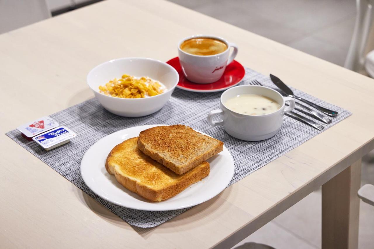 Creto Hotel Myeongdong Сеул Екстериор снимка